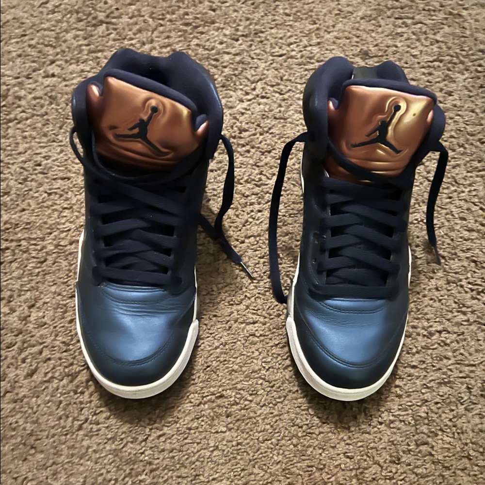 Jordan’s 5’s Size 8.5 Mens